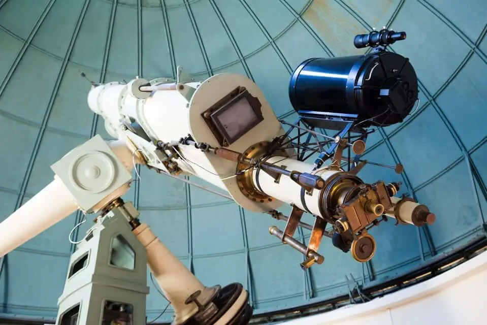 What is a Telescope? Navigating the Marvels of Space and Astronomy